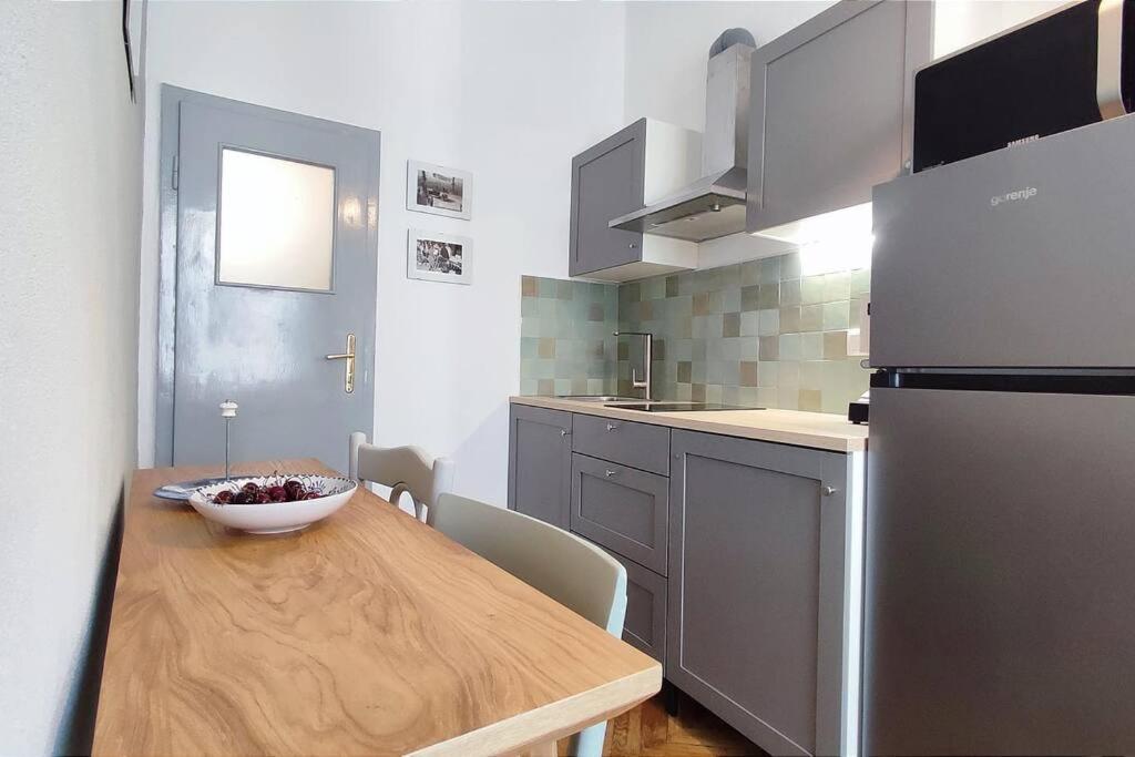 Isac 15 Central Apartment Cluj-Napoca Buitenkant foto